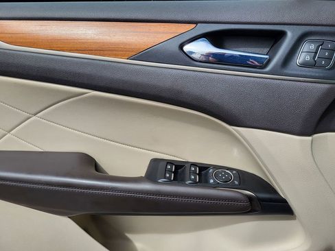 Used 2019 Lincoln MKC Select w/ Select Plus Package AWD/4WD image 14