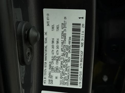 Used 2018 Toyota Tacoma TRD Off-Road AWD/4WD image 24