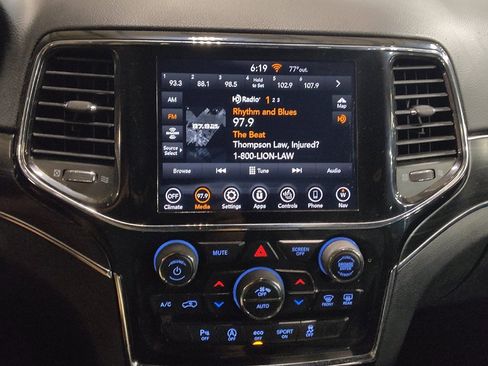 Used 2022 Jeep Grand Cherokee Limited RWD image 25