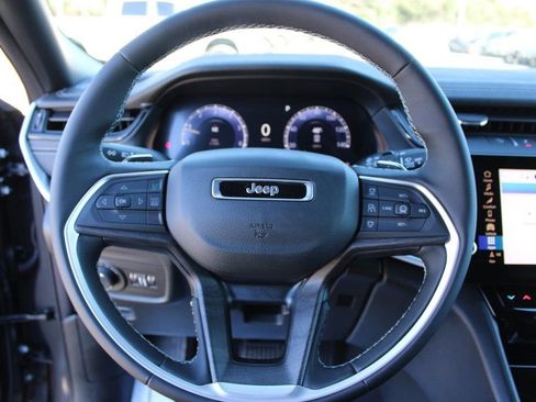 New 2026 Jeep Grand Cherokee Altitude image 13