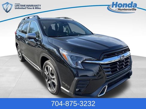 Used 2023 Subaru Ascent Touring image 1