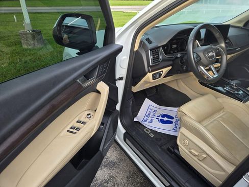 Used 2021 Audi Q5 Prestige w/ Prestige Package image 6