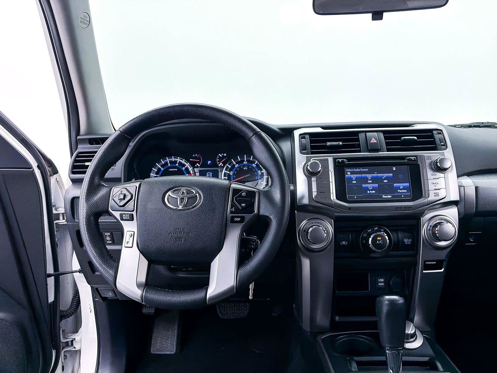 Used 2018 Toyota 4Runner SR5 AWD/4WD image 5