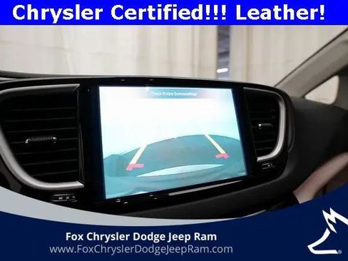 Certified 2024 Chrysler Pacifica Touring-L image 20