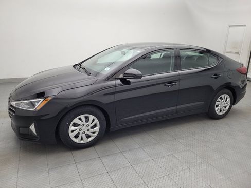 Used 2019 Hyundai Elantra SE w/ Cargo Package FWD image 2
