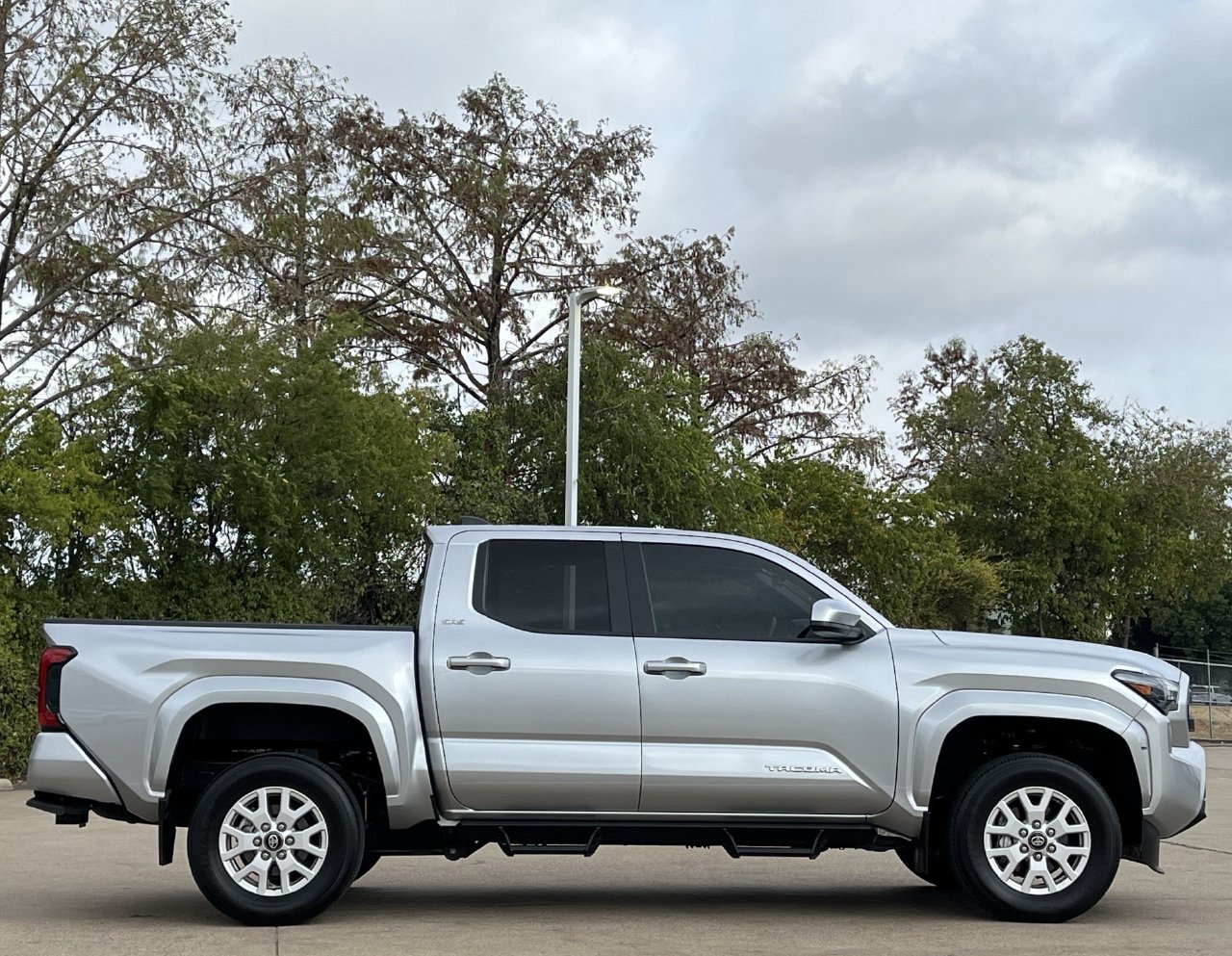 Used 2024 Toyota Tacoma SR5 RWD image 3