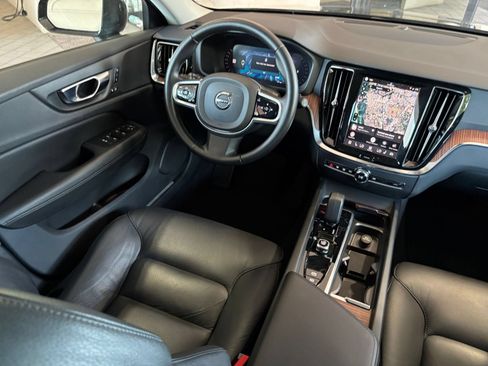 Used 2025 Volvo V60 B5 Cross Country Plus AWD/4WD image 30