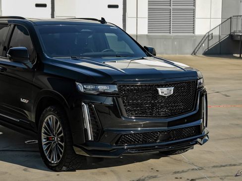 Used 2023 Cadillac Escalade V image 23