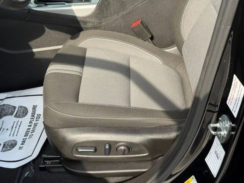 Used 2025 Chevrolet Blazer LT image 16