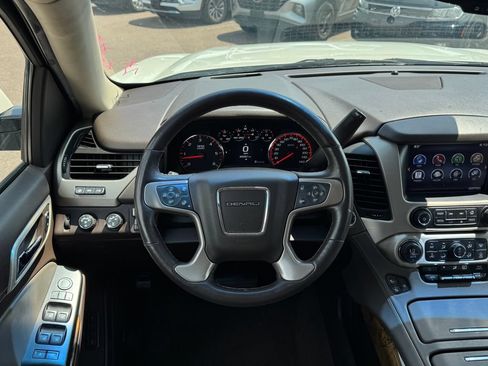 Used 2015 GMC Yukon Denali w/ Premium Package AWD/4WD image 12