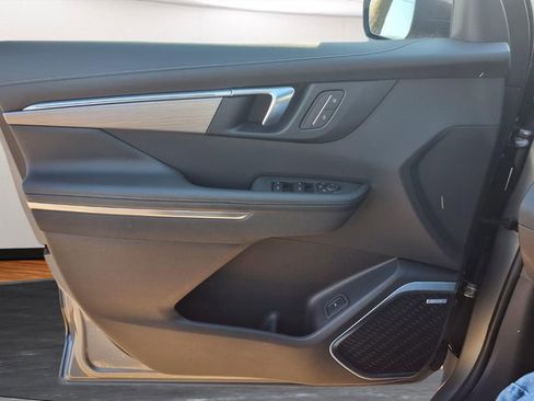 Certified 2025 Buick Enclave Preferred image 19