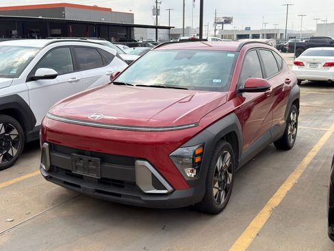 Used 2024 Hyundai Kona SEL image 1