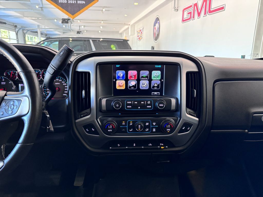 Used 2018 GMC Sierra 1500 SLT w/ SLT Preferred Package AWD/4WD image 18