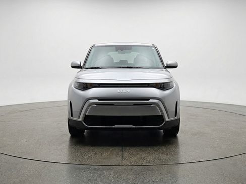 Used 2025 Kia Soul LX w/ LX Technology Package image 2