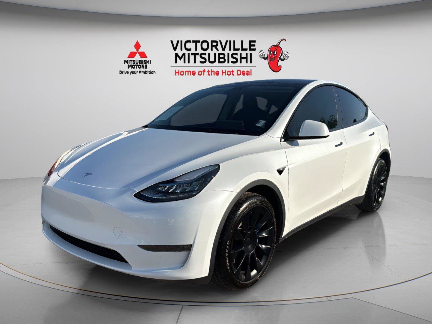 Used 2023 Tesla Model Y Long Range AWD/4WD image 3