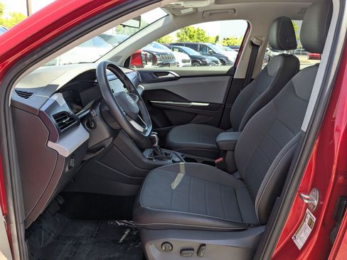 Used 2022 Volkswagen Taos SE FWD image 17