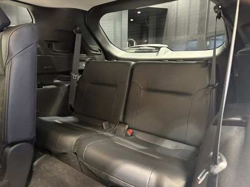 Used 2024 Mitsubishi Outlander SE image 25