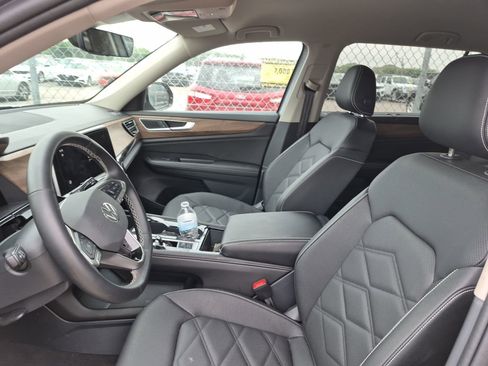 Used 2026 Volkswagen Atlas SE image 11