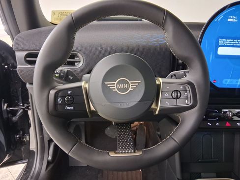 New 2026 MINI Cooper 2-Door Hardtop FWD image 13