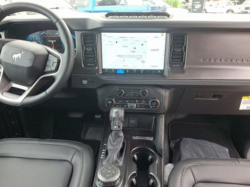New 2025 Ford Bronco Badlands image 10