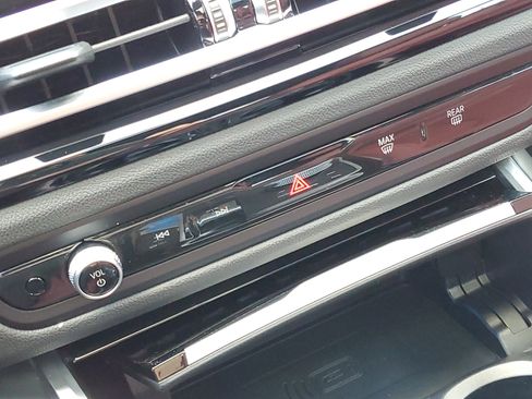 Used 2024 BMW i4 eDrive40 w/ Premium Package RWD image 19