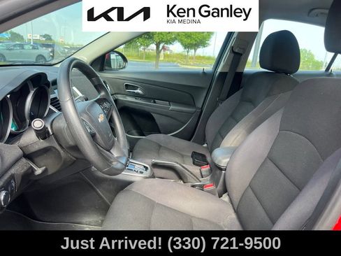 Used 2015 Chevrolet Cruze LT FWD image 11