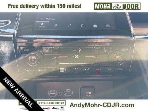 Used 2023 Jeep Grand Cherokee L Laredo w/ Luxury Tech Group I image 17