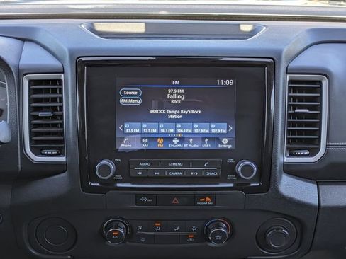 Used 2024 Nissan Frontier SV image 19