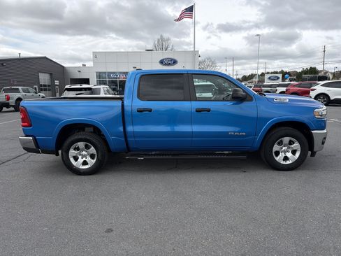 Used 2025 RAM 1500 Big Horn AWD/4WD image 2