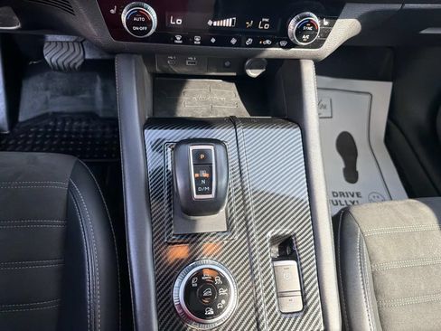 Used 2024 Mitsubishi Outlander SE Black Edition AWD/4WD image 23