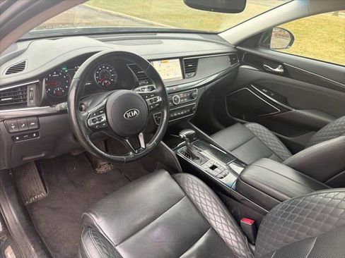 Used 2019 Kia Cadenza Limited image 10