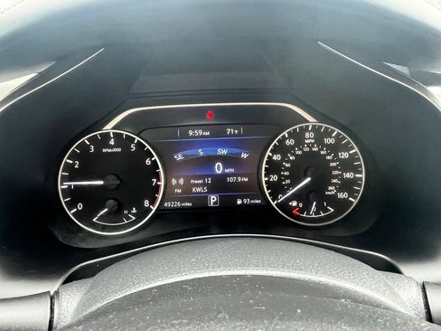 Used 2017 Nissan Murano SV FWD image 12