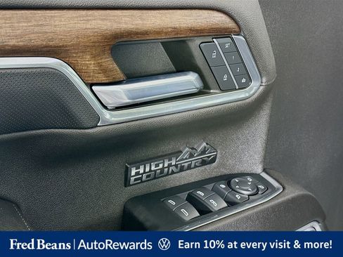 Used 2023 Chevrolet Silverado 1500 High Country w/ High Country Premium Package AWD/4WD image 19