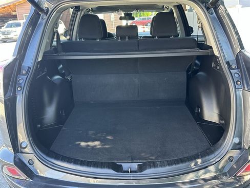 Used 2018 Toyota RAV4 XLE AWD/4WD image 42