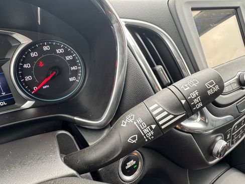 Used 2019 Chevrolet Equinox LT image 12