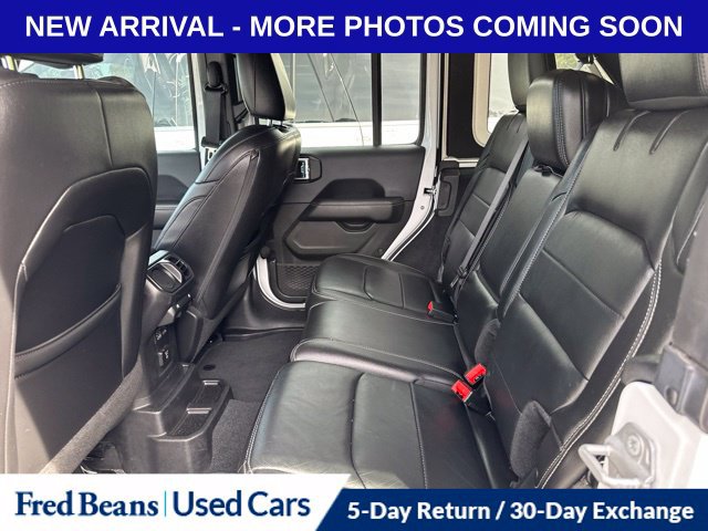 Used 2018 Jeep Wrangler Unlimited Sahara w/ Dual Top Group AWD/4WD image 11