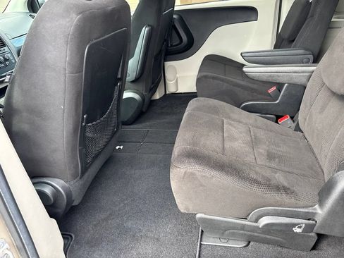 Used 2013 Dodge Grand Caravan SE FWD image 14