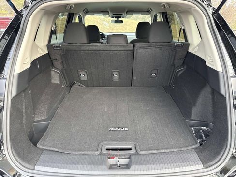 Certified 2025 Nissan Rogue S image 26