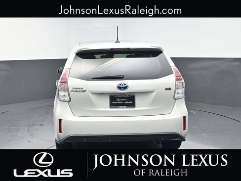 Used 2017 Toyota Prius V Five w/ Advanced Technology Package FWD image 8