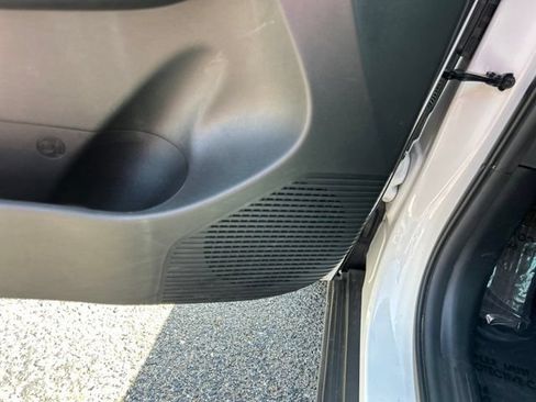 Used 2025 Hyundai Kona SEL FWD image 14