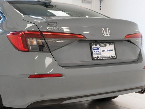 Used 2023 Honda Civic Sport image 8