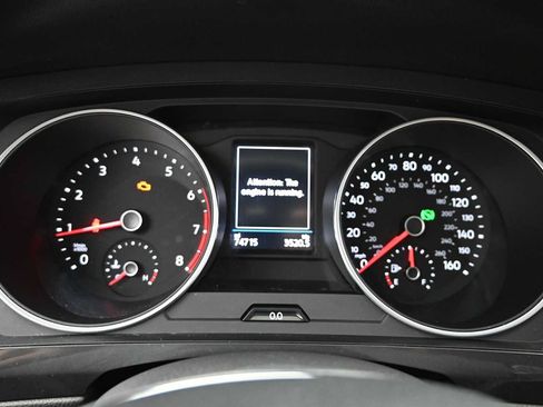 Used 2021 Volkswagen Tiguan SE w/ Panoramic Sunroof Package AWD/4WD image 17