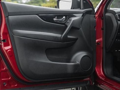 Used 2022 Nissan Rogue Sport SL image 34