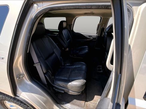 Used 2011 GMC Yukon SLT w/ SLT-2 Equipment Package RWD image 17