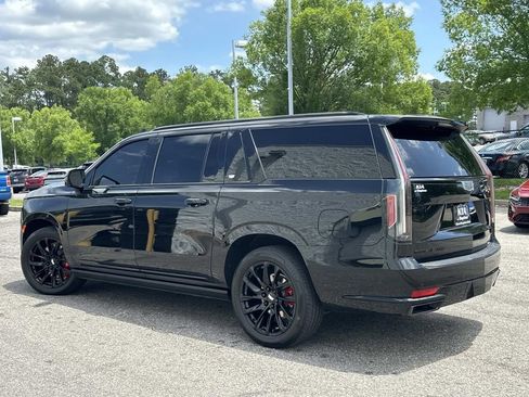 Used 2024 Cadillac Escalade ESV Sport Platinum w/ LPO, ONYX Package AWD/4WD image 9