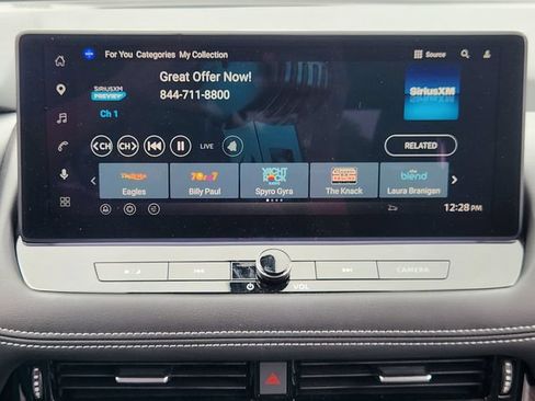 Used 2025 Nissan Rogue Platinum FWD image 16
