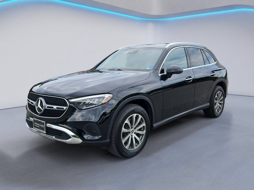 Certified 2025 Mercedes-Benz GLC 300 4MATIC image 7