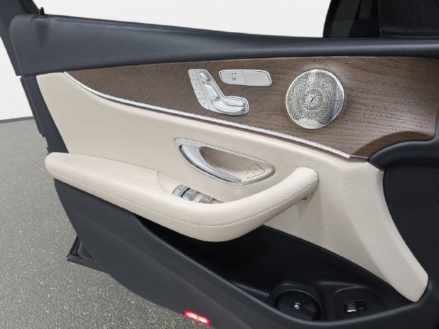 Used 2023 Mercedes-Benz E 350 4MATIC Sedan image 27