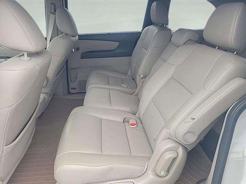 Used 2015 Honda Odyssey Touring Elite image 20