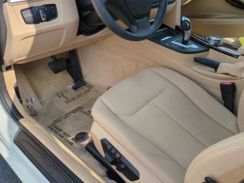 Used 2014 BMW 320i Sedan image 17